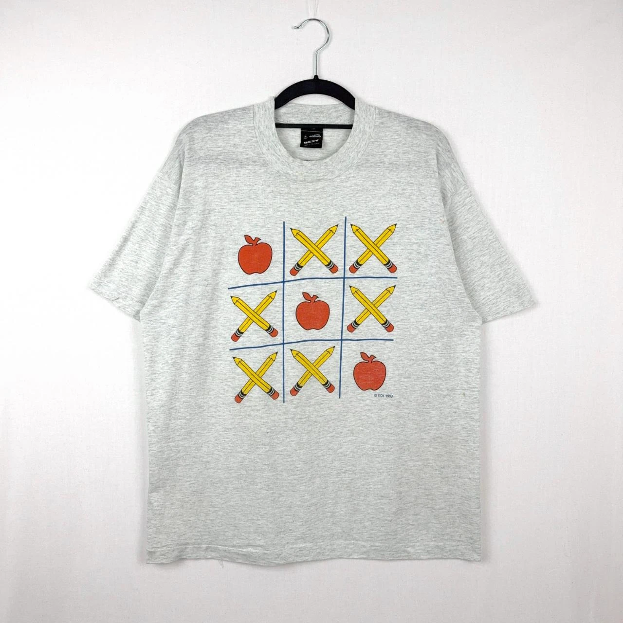 Fruit Of The Loom Vintage Tic Tac Toe Graphic Tee L
